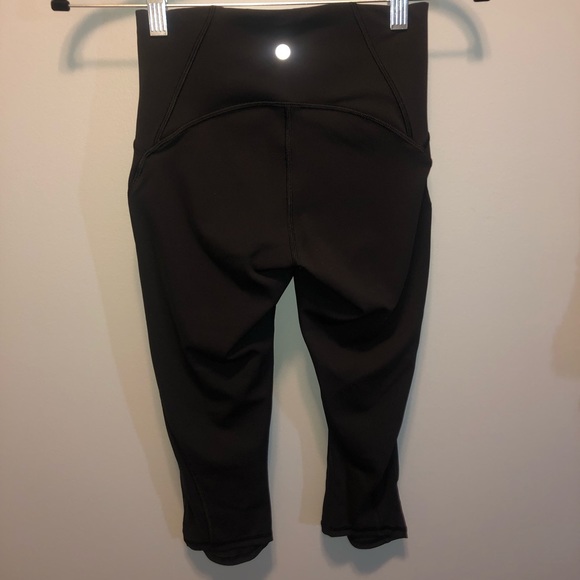 NWOT Lululemon Train Times Crop (17") - Picture 4 of 5